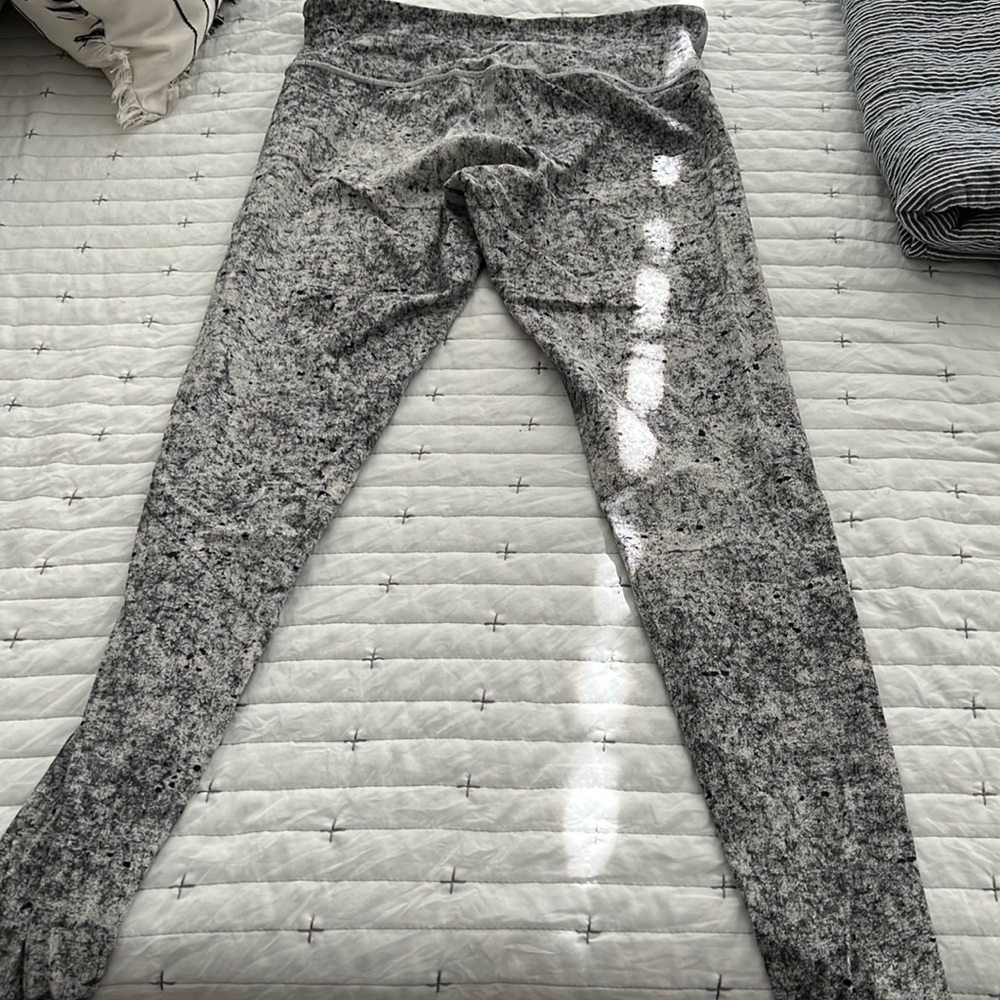 Lululemon. Wonder Under leggings. Barely worn.